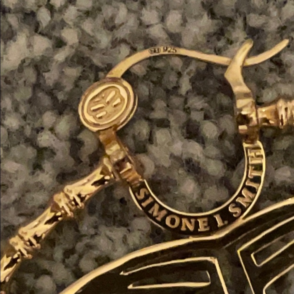 Beautiful gold large hoop earrings - Picture 4 of 4